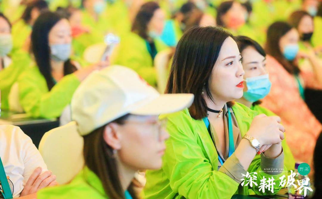 【晓霞走市场】雅丽美妆连锁曹丽:“野菜让我坚信我的选择没有错”