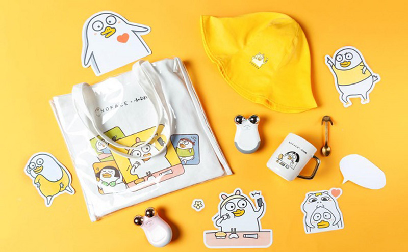 这个表情包有多火！NuFACE美容仪的首次跨界对象就是它 |一周鲜事