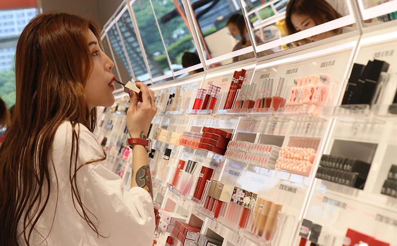 完美日记和THE COLORIST调色师金华首店开业，毗邻商铺哪家更强丨一周鲜事