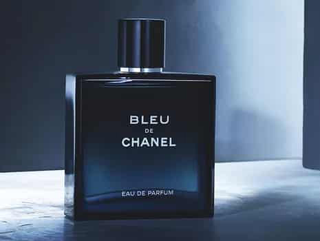 Chanel蔚蓝新代言人上任，高端男士香水市场会变天吗？