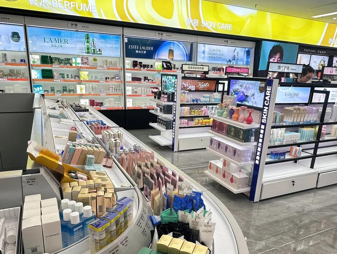 快只是开始？2万亿美妆即时零售，拼的是“准”和“暖”​​？