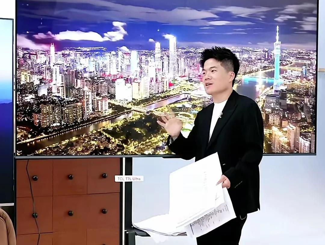 3天3亿,董宇辉双11单挑李佳琦