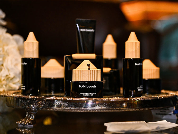布局高端美妆！上美股份 X 春楠重磅推出彩妆品牌NAN beauty
